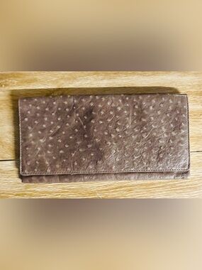 Etui London- Textured Brown Ostrich-Pattern Leather Clutch